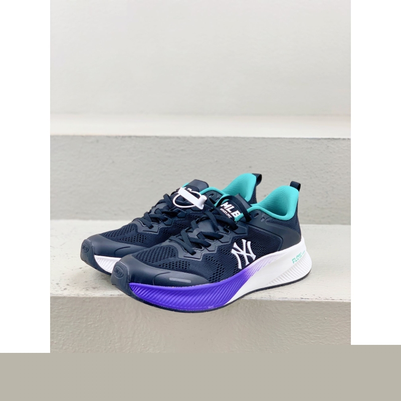 G*u*i casual shoes